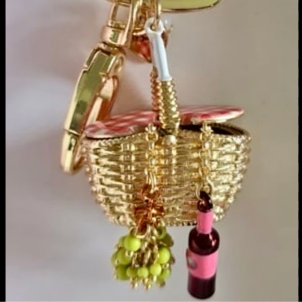 New Betsey Johnson Gold Tone Summer Picnic Bag Charm Wine Bottle & Grapes Charm - Picture 5 of 16